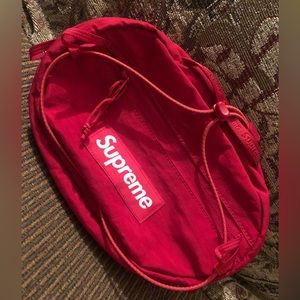 SUPREME belt bag!!!